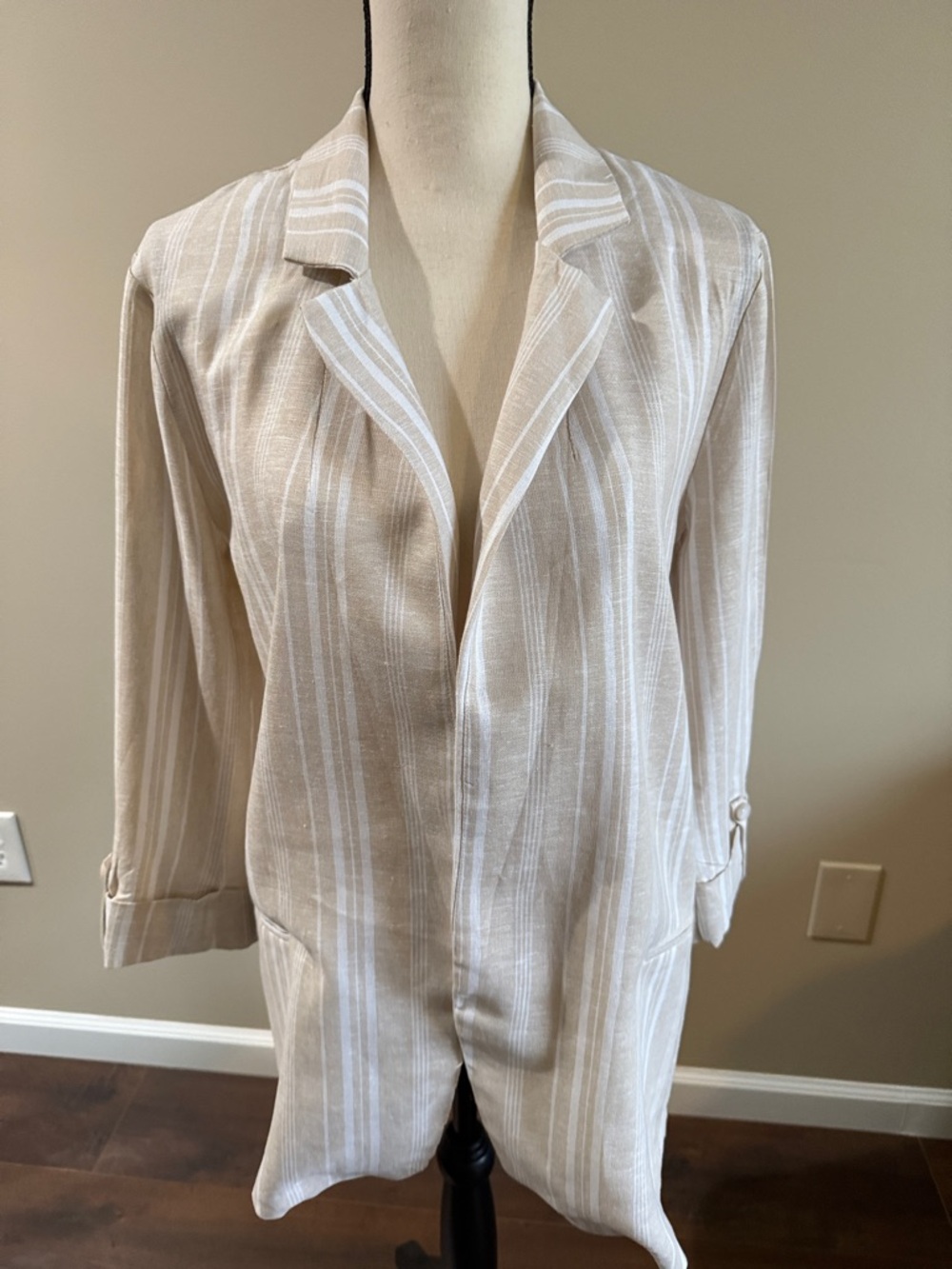 Women's Beige & White Linen Open Style Blazer Size Medium NWT